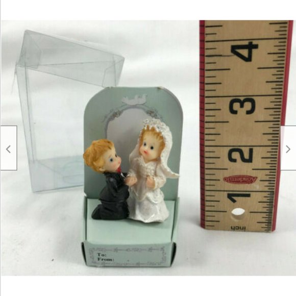 Wedding Cake Topper Cute Vintage Bride & Groom Ceramic 2" Figurine - Picture 3 of 6